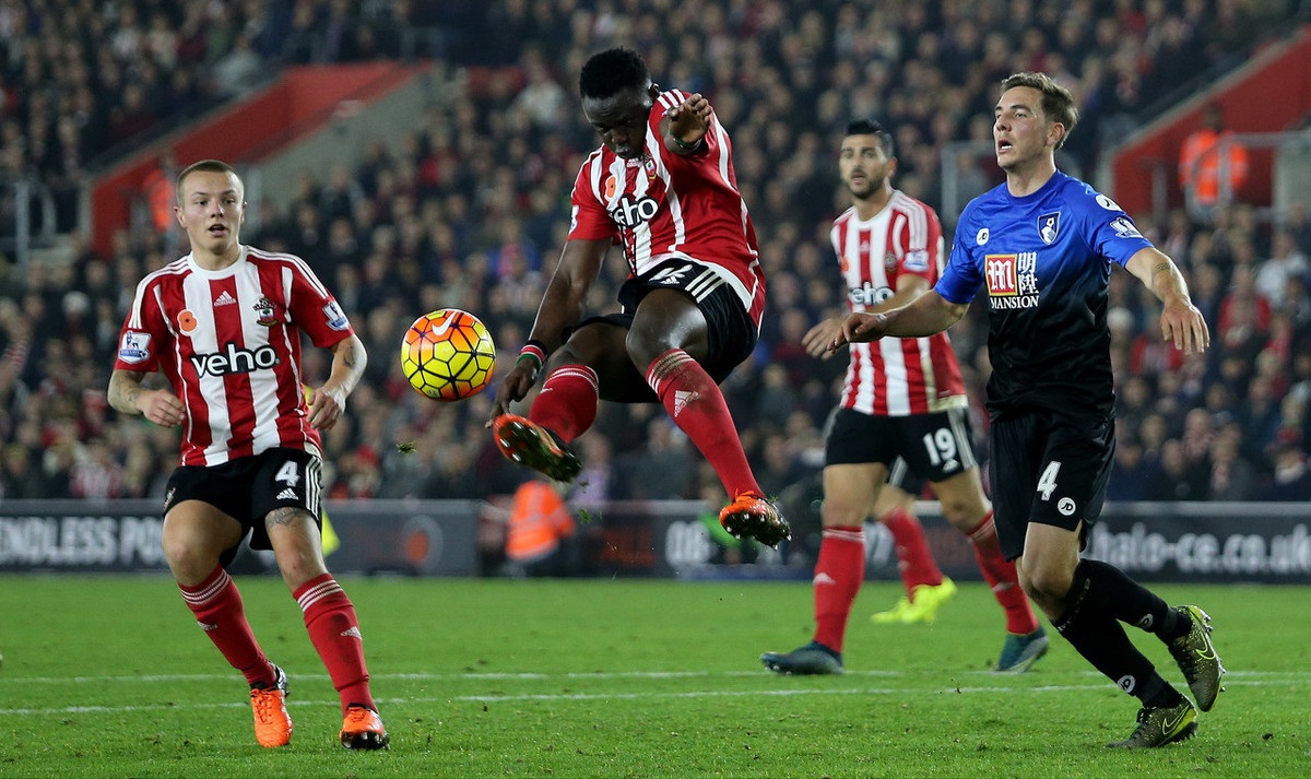 仅是三人出 仅是三人出