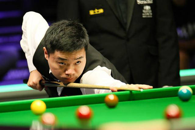 显得稍显不 显得稍显不