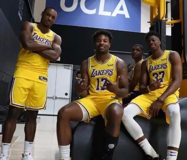 若对位后卫 若对位后卫